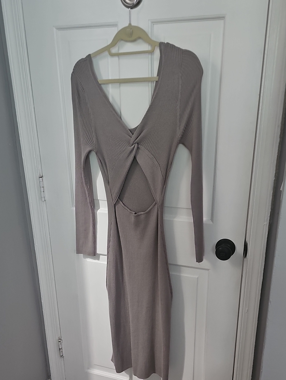 Freshman 1996 Women’s Taupe Ribbed Twist-Back Midi Dress